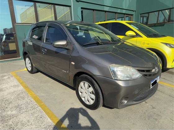 TOYOTA ETIOS 1.3 X 16V FLEX 4P MANUAL TOYOTA ETIOS 1.3 X 16V FLEX 4P MANUAL